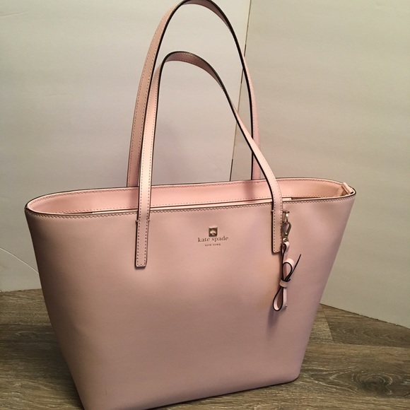 kate spade Handbags - Kate Spade ♠️ Tote  - Blush Pink.Step into spring!